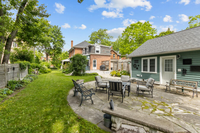 Exterior real estate photography example from Show Kingston – backyard and patio of home in Kingston, Ontario