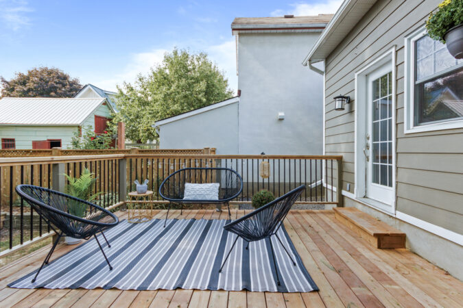 Exterior real estate photography example from Show Kingston – backyard deck in Kingston, Ontario