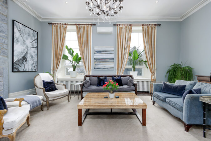 Interior real estate photography example by Show Kingston – spacious bright living room, Inn near Kingston, Ontario